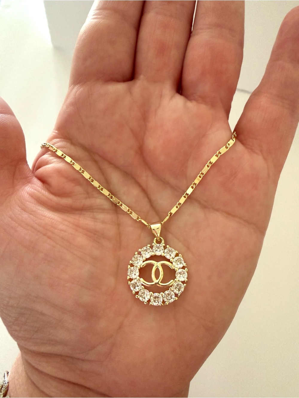 Fashion Jewelry Halo Pendant Necklace